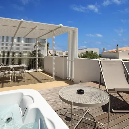 Gorgeous In Marina Di Ragusa With Wifi Holiday home *